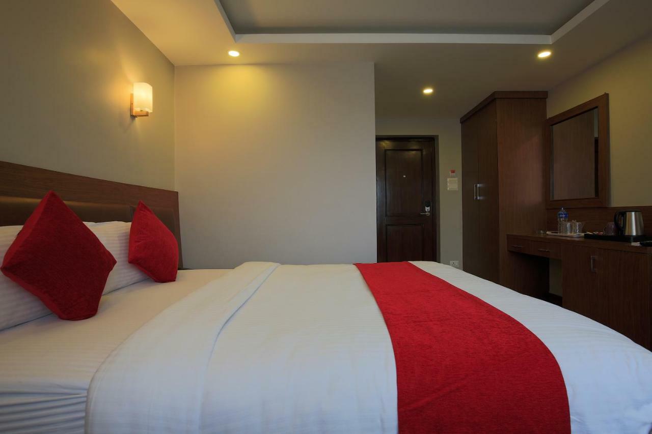 Oyo 453 Hotel Gurkha Heritage Kathmandu Exterior foto